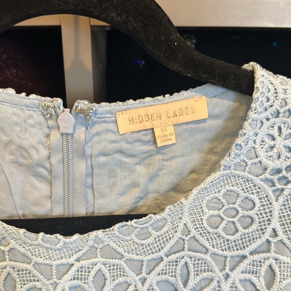 Hidden Label blue embroidered lined long sleeve tie front romper size S NWOT - Picture 2 of 3